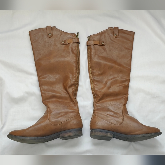 Outlook Shoes - Outlooks Knee-High - Low Heel Boots - Size 8.5M